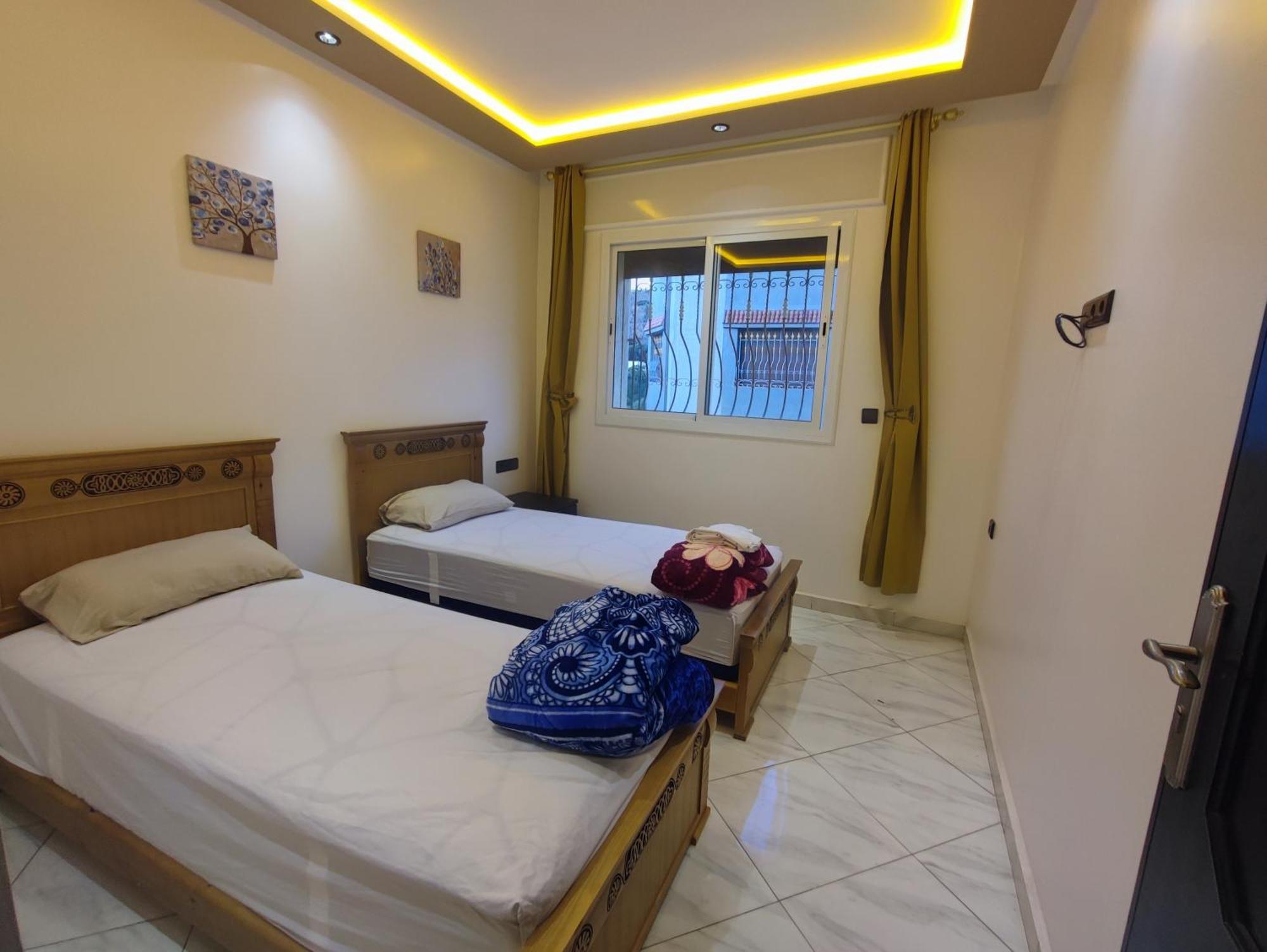Apartment 3 Et Facades - Pas De Couple Non Marie Tanger